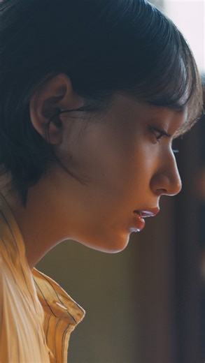 白本彩奈 Official on Instagram: "「ポッキーを知る」 新CM放送中です。駆け込みバレンタインに、ホワイトデーに。🫶 🥨¡Qué rico!🍫 #PR #Glico #ポッキー #Sharehappiness"