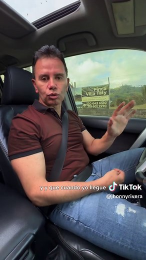 Mamá y Tía en las Bromas de Jhonny Rivera