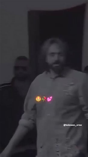 dil ta pagal hai ❤️‍🩹🥀 on Instagram: "🎬 No Problem (2010) – A Riot of Comedy & Chaos Directed by Anees Bazmee, No Problem is a hilarious Bollywood comedy packed with confusion, crime, and non-stop laughter. The story revolves around two small-time crooks, Yash and Raj, who unintentionally get caught up in a web of bank robbery, mistaken identities, and crazy misunderstandings. As cops, robbers, and lovers cross paths, chaos unfolds in the most entertaining way possible! 👥 Cast: Anil Kapoor a