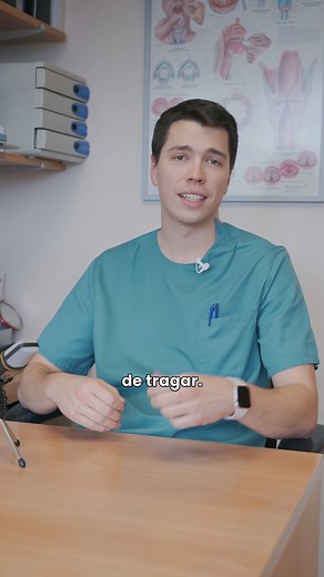 🗨️ Los logopedas son una figura clave para el éxito de muchas terapias. Ayudan tanto a niños como a adultos y comprenden un abanico muy amplio de patologías a tratar. De hecho, muchos de ellos no solo se encargan de los problemas del habla. Mikel Urdín, uno de nuestros logopedas, explica en qué consiste su trabajo. #logopedia #salud #hospital #saludable | Clínica Universidad de Navarra
