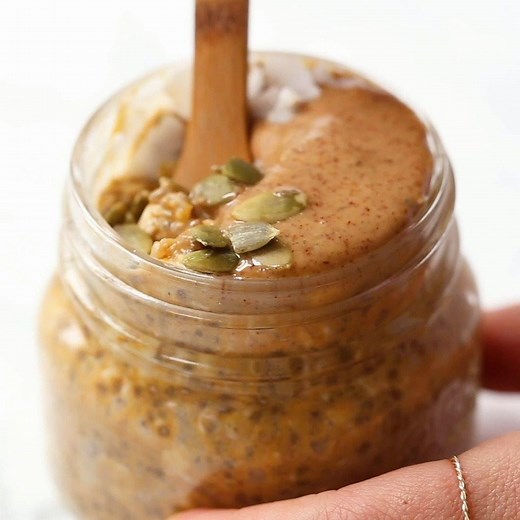 304K views · 1K reactions | This high-protein Pumpkin Pie Quinoa Overnight Oats is the perfect on-the-go breakfast for work or school. Naturally gluten-free, vegan and full of flavor!  RECIPE: https://www.simplyquinoa.com/pumpkin-pie-quinoa-overnight-oats/ | Simply Quinoa | Facebook