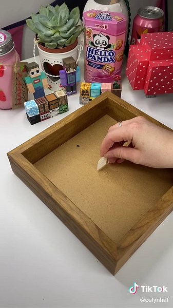 DIY Customizable Minecraft Item Frame Tutorial