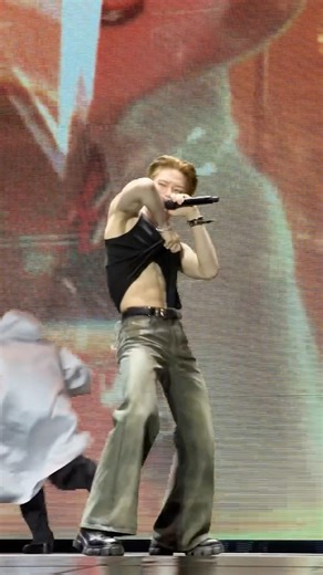 🐷🐰ESCAPE🦊 #StrayKids #스트레이키즈 #SKZ_6TH_FANMEETING #STAY_in_Our_Little_House #YouMakeStrayKidsStay