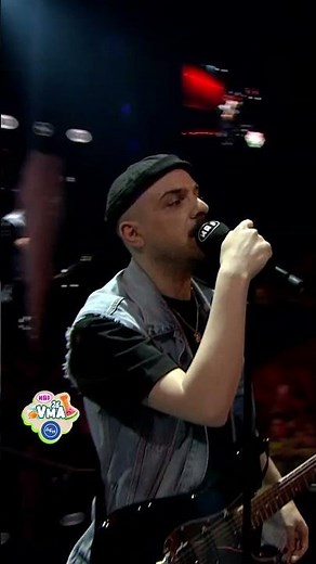 APON μας μαγεύει στο stage των Mad Video Music Awards 2026 από την ΔΕΗ