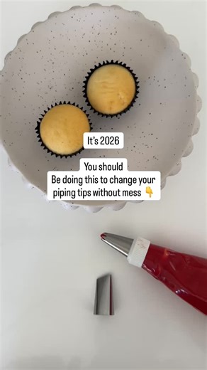 First, SAVE this for next time your piping buttercream. Gone are the days of making a huge mess swapping out one piping tip for another. Couplers make this easy and mess free!! There available from all good cake decorating stores. These are Loyal brand and I grab mine from @cakerswarehouse. (Use code ENCHANTED10 for a discount). Have you tried using a coupler yet? Just make sure the piping tips are the same size! | Enchanted Cakes By Yvette1