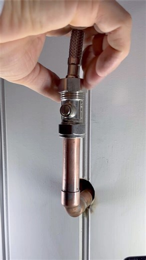 872K views · 1.5K reactions | How to connect copper pipe to tap flexible hoses the correct way onto flat face! #asmr #asmrsounds #plumbing #toolbag #pipes #tools #cleancopper #plumbertools #pressfit #soldering #copper #handtools #work #diy #howto #plumber | Mmplumber | Facebook