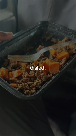 My favorite work meal prep. \t•\tCalories: ~500–510 kcal \t•\tProtein: ~55–57 g \t•\tCarbs: ~37–40 g \t•\tFat: ~8–9 g High protein, solid carbs for fuel, still clean enough to stay in a deficit. This is a perfect cut-friendly work meal or post-training plate. Lock this in.