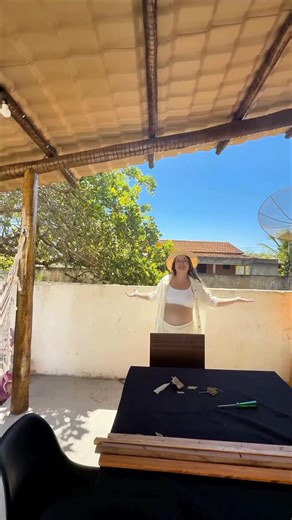 Affriká Design on Instagram: "Transforme seu ambiente com nossos painéis de bambu e com nossas luminárias. Assim como a Bruna fez em sua varanda! Nós chame no WhatsApp (21) 99382-4740"