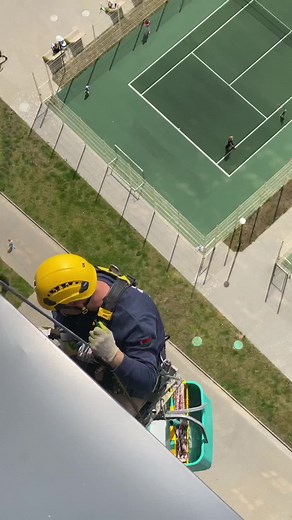 Window Cleaning Safety Tips for High-Rise Buildings