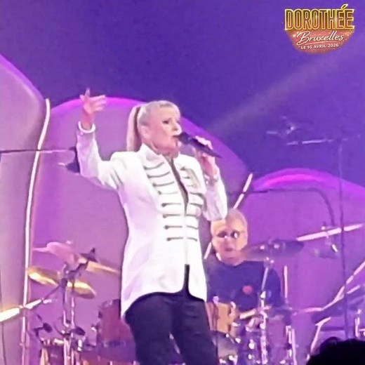 🎤 Dorothée – Rox et Rouky à Bruxelles 🐶🔥 #Dorothée #Concert