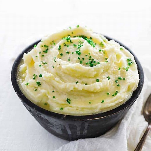 Hands down these are the MOST DELICIOUS Mashed Potatoes Ever! Recipe at http://bit.ly/2MFzCeA | Chef Billy Parisi