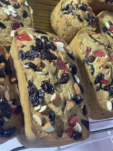 Watch this rich and flavorful fruit cake come to life from mixing to the final bake! 🍰✨ Perfect texture, perfect aroma this is how to bake a fruit cake that keeps everyone coming back for more. If you love premium baking content, this one is for you! 👩🏾‍🍳🔥 Save, share, and try it at home! #FruitCake #FruitCakeRecipe #BakingProcess #CakeBaking #HomeBakersNG