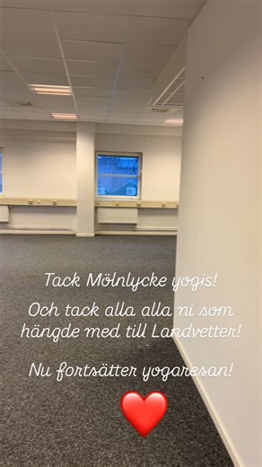 YogaByLink on Instagram: "Nu står studion i Mölnlycke tom. Det finns bara en gnutta vemod eftersom så väldigt många yogisar valt att fortsätta yoga med oss i Landvetter istället! ❤️ Tack ❤️ Tack för alla fina ord och tack för er lojalitet ❤️"