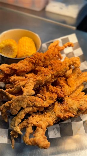 🦀 Golden, crispy, and fried to perfection—our blue crabs are calling your name! Don’t just scroll by—swing through Shucks BWK today and taste the crunch that keeps folks coming back.📍 107 Altama Conn, Brunswick, GA⏰ Mon–Sat: 11AM–9PM | Sun: Closed #MrShucksSeafood #FriedBlueCrab #SeafoodLovers #GoldenIslesEats #BrunswickGA #SeafoodVibes #NoBagNeeded | Mr. Shuck’s Seafood