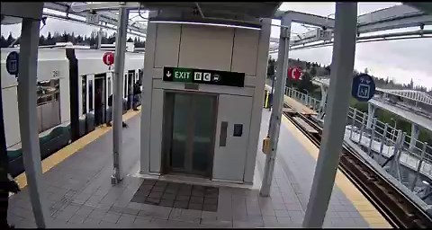 NEW: I just received the video of a man shoving a passenger as a light rail train approaches at the Northgate station last week. The suspect has been charged with attempted murder: https://t.co/jVdTKBTCi1 @komonews