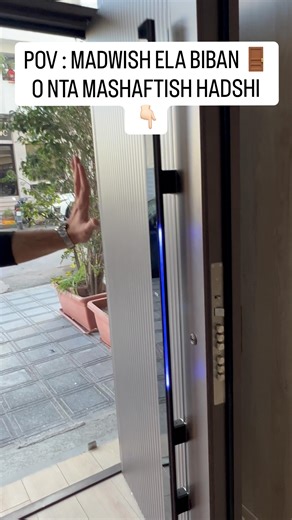 SBKTECH ®️ SBK DOORS ®️ on Instagram: "🔐 SBK – Smart Technology Découvrez nos portes intelligentes haut de gamme, conçues pour allier sécurité, technologie et élégance, et répondre aux plus hautes exigences modernes. 🚪 Chaque porte SBK est livrée avec un kit complet comprenant : • Barre maréchale digitale • 7 systèmes d’ouverture intelligents • Deux caméras intégrées • Écran Full HD 🛠 Caractéristiques techniques : • 3 paumelles en inox • Joint d’étanchéité périphérique • Bas de porte intégré 