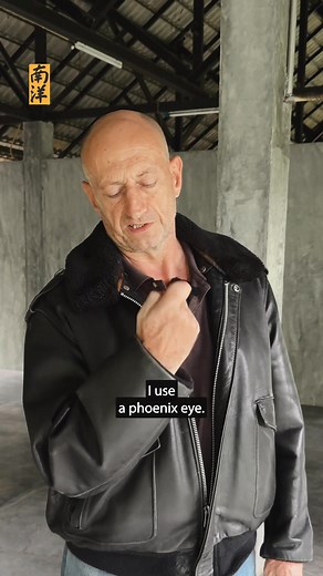 Precision over power — that’s the essence of Kung Fu. 👁️ The Phoenix Eye strike isn’t about brute force, it’s about timing, accuracy, and control. Used to create distance, break rhythm, and remind your opponent that skill always beats strength. 🐉 Join us: [link in bio] → kungfuretreat.com #KungFu #MasterIain #MartialArtsWisdom #FitLife #MindBodySpirit #KungFuLifestyle #NamYangKungFu #Discipline #InnerStrength #HolisticFitness #LifeLessons | Nam Yang Kung Fu Retreat, Thailand