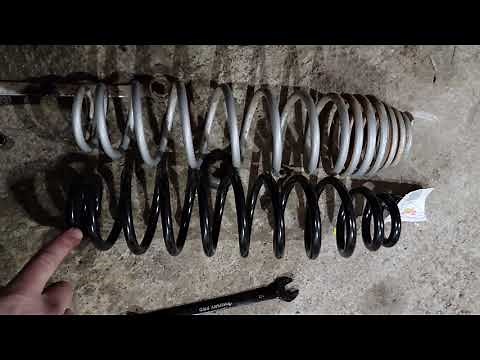 Project 2006 Polaris Sportsman 500 EFI: Replacing the Front Springs
