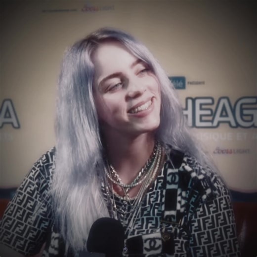 #billieeilish |~Billie fucking Eilish. I love her sm and connect with her in soo many ways. She is the reason I‘m still here, she saved my life. I love her and her music soo much wow 🫂🫠 #fy #CapCut