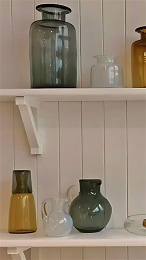 We’re heading to the @slowlivingmarket in Orford this weekend — a beautiful gathering of makers, slow craft, and thoughtful design. Orford Town Hall, IP12 2NZ Saturday 1 Nov, 10–5 Sunday 2 Nov, 10–4 Come and say hello, we’ll be there selling a range of our glassware alongside a wonderful line-up of fellow makers and artists. #slowlivingmarketorford #handblownglass #sustainablecraft | Michael Ruh Studio