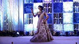Bride Nidhi's soulful performance for her sweetheart Rachit is the most Romantic Bride dance we've seen in a while!😍 Watch NOW to get Inspired & start practising💃🏻 #zowed #bridedance #sangeetdance Video by The Weddingwale | ZoWed