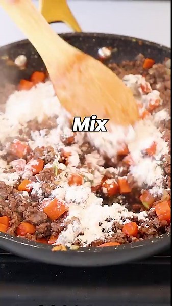 Easy Classic Cottage Pie Recipe with Ground Beef