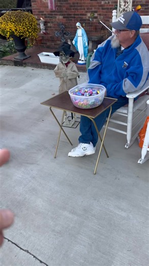 14 reactions | Esmé first Trick or Treat! | Dallas W. Robinson for Kentucky State Senate | Facebook