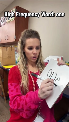 Breaking down the word one! #scienceofreadinginstruction #learntowrite #scienceofreading #sor #teachingontiktok #teachingideas #mappingwords #blending #segmentingsounds #reading #tpt #tptseller #tptresources #spellingrules #phonics #teacheractivities #kindergarten #kinderclassroom #firstgrade #writingskills #studentlearning #futureteacher #smallgroup #spelling #smallgroupinstruction #homeschool #homeschooling #readingactivities #learntoread #tactilelearning