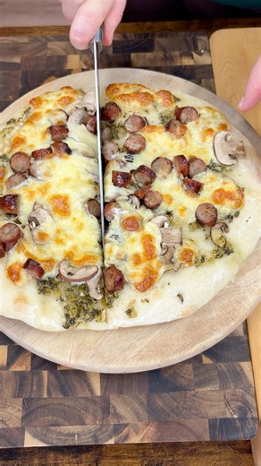 Pizza din aluat de focaccia. | Ella Cooking