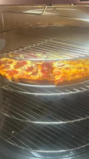 Come stop by the Big Chill and Grill for $5 pizza slices! #BigChillandGrill #fyp #Pizza #foryoupage #Foodie
