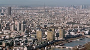 Il y a 20 ans, la Bibliothèque nationale de France sortait de terre. Aujourd'hui, nous revenons sur l'histoire de ce grand projet à travers des documents originaux jamais montrés au public. A découvrir jusqu'au 22 juillet avec notre exposition "Dominique Perrault - la Bibliothèque nationale de France - 1988-1998 - Portrait d'un projet" c.bnf.fr/kMI | BnF - Bibliothèque nationale de France