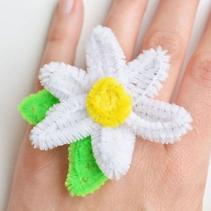 10K views · 41 reactions | PIPE CLEANER DAISY RINGS - Such a cute and simple craft for summer! Full instructions here >>> https://onelittleproject.com/pipe-cleaner-daisy-rings/ | One Little Project | Facebook