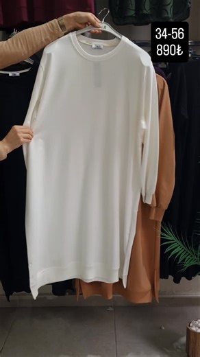 zoyafashiontr on Instagram: "🍀 Yeni Sezonun P.N.R Pamuklu Likrali Tunik Hem şıklık hem konfor bir arada! Yumacık penye kumaşıyla gün boyu rahatlık sunan bu uzun tunik, sade tarzınızı zarafetle buluşturuyor. 🤍 Serin yaz akşamlarında ideal 🙆‍♀️ Tesettür uyumlu modern rahat kesim ✂️ 📏 Beden: 34–56 Boy: 110 cm 🎨 Renk seçenekleri: Siyah, Beyaz, Sütlü Kahve, Bej, Kahve… 📦 Hızlı kargo – Fiyat: 890TL 💳 Kapıda ödeme: 40 TL --- 📏 Beden Aralığ