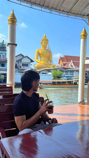 What a better way to have your #thaimilktea #watpaknam #urueacafe