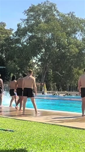 😂😂 ankled by the ball😂💀#clumsy#pools#poolday