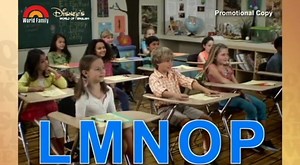 ABC Song 耳熟能詳o既ABC Song 大家應該由細唱到大。但其實在寰宇家庭「#迪士尼美語世界 」內的ABC Song 是與眾不同的。因為這首歌除了介紹26個英文字母外，還透過重覆的方式導唱和動作，教授簡單動詞，例如Clap, Sing 等， 再加上以2013年全新推出的優質影像播放，小朋友不知不覺已能一邊唱一邊做動作，效果很驚喜啊！ 申請免費CD/DVD體驗套裝，見証小寶寶成長的驚喜啦! http://goo.gl/0Lxce | World Family Hong Kong 迪士尼美語世界 Disney World of English