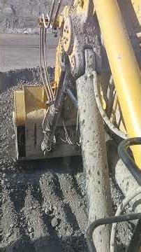 CAT6060 Digging minerals from the depth | CAT794Ac