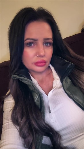 bombshellbrat (@bombshellbrat)’s videos with original sound - Gabs🥇