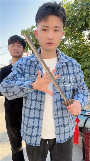 Stunt mouth swallowing sword #magical #魔术表演 #magic