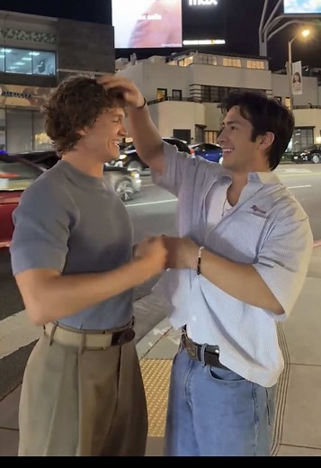 Heated Rivalry Between Hud and Connor