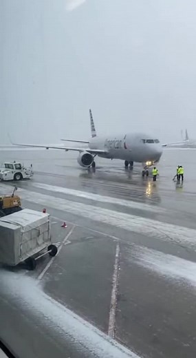 Plane Slides on Ice at Airport: C17 Globemaster Incident