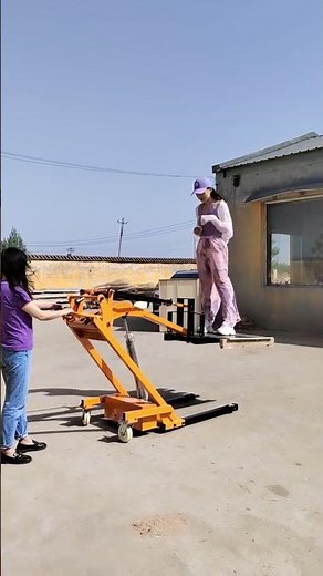 Manual Forklift Techniques How to Properly Lift, Lower, and Maneuver Loads