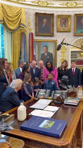 วิดีโอของ Spark Update (@sparkupdate) พร้อมเพลง original sound - Spark Update