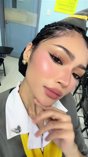 Glowing Makeup Tips: How to Get a Dewy Finish with Setting Spray