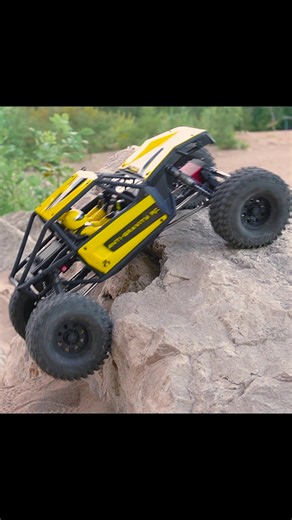 RC car Axial Capra and a large rock 💪 #rc #rccar #car #antigravityrc #rccrawler #rctrophy #axial #capra