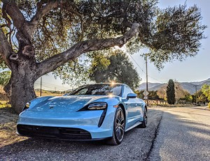 The EV Revolution in 5 Charts - CleanTechnica