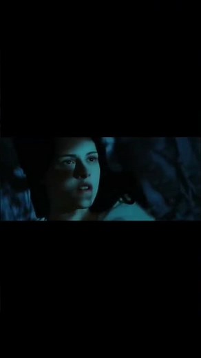Bella & Edward’s First Meeting ❤️ | Twilight (2008) #Shorts