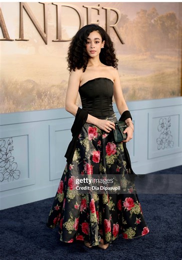 Experience the Season 8 Premiere of Outlander!
