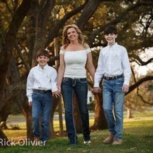 Julie Quinn (American Attorney) ~ Wiki & Bio with Photos | Videos