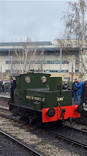 Sentinel Steam 100hp 4 wheel, Verticle Boilered, Geared, Tank Engine No. 7232 Named Ann at the KWVR